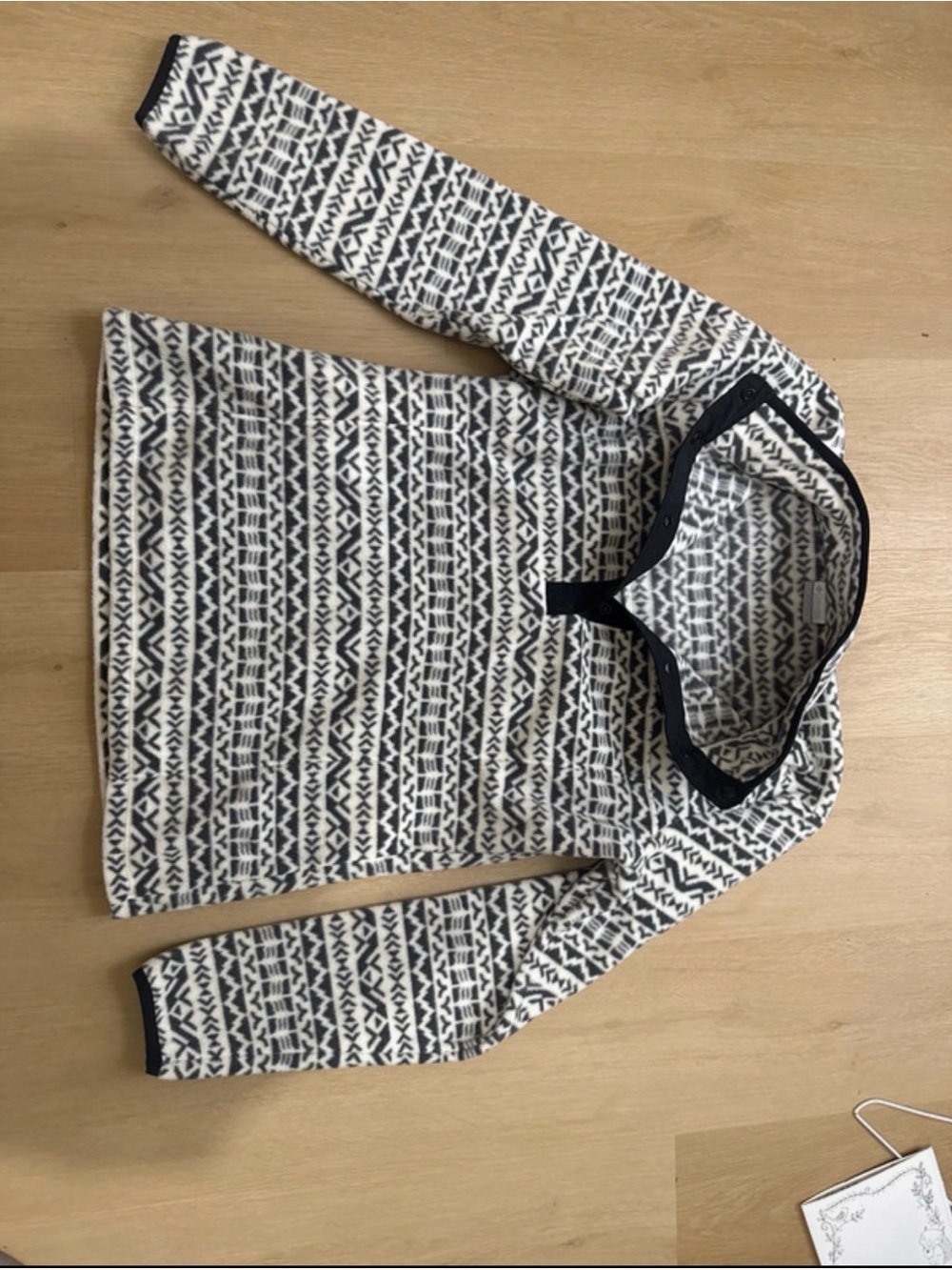 Columbia Men's Black and White Patterned Turtleneck Sweater